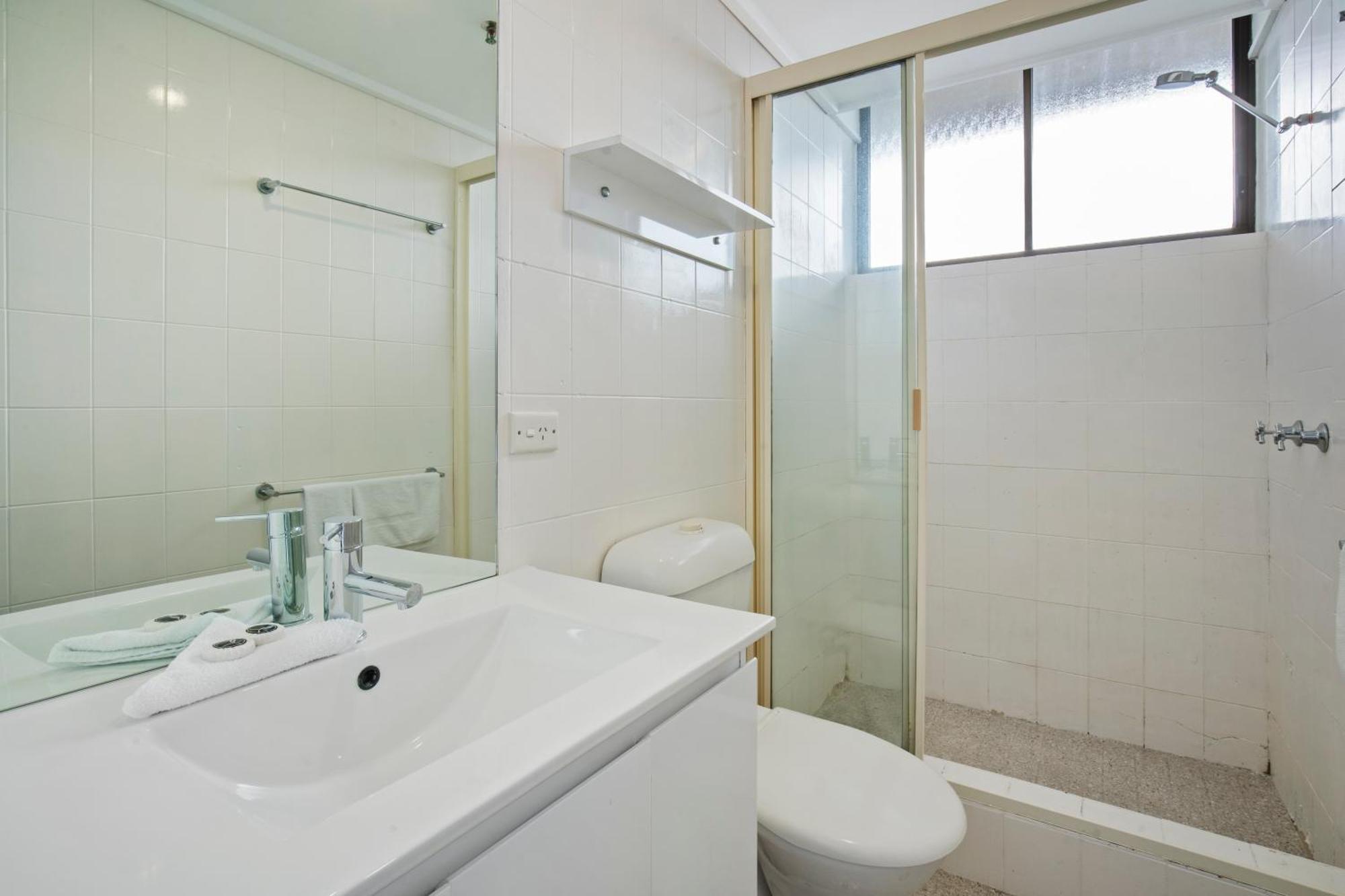 Capricorn One Beachside Holiday Apartments - Official Голд-Кост Екстер'єр фото