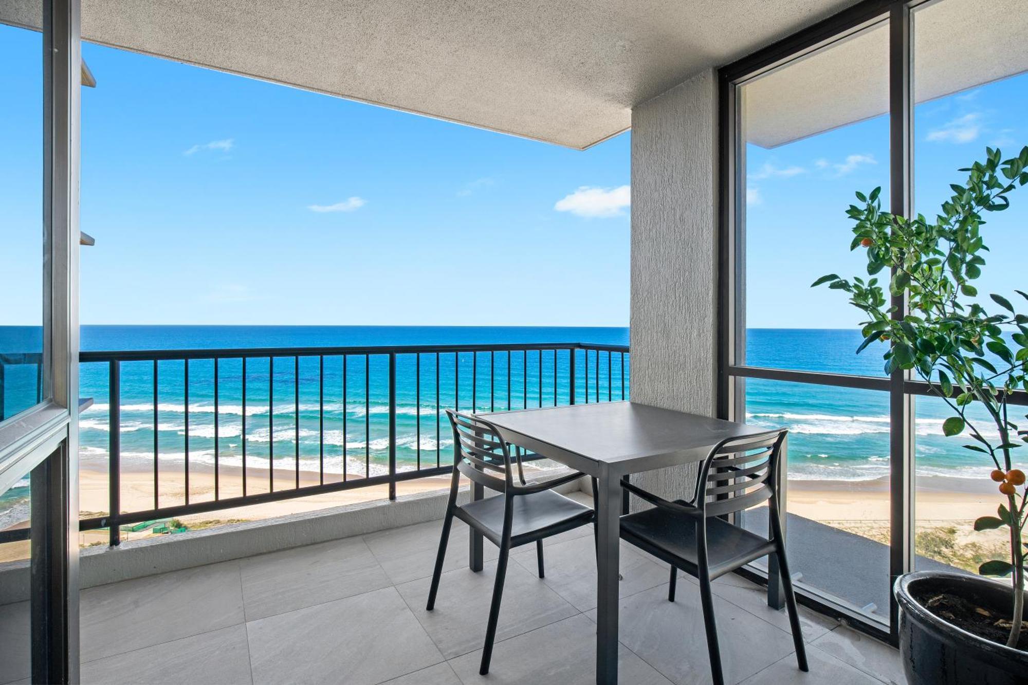 Capricorn One Beachside Holiday Apartments - Official Голд-Кост Екстер'єр фото