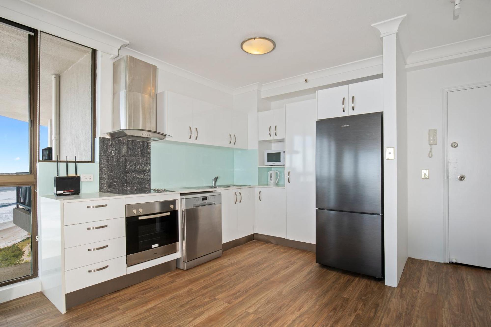 Capricorn One Beachside Holiday Apartments - Official Голд-Кост Екстер'єр фото