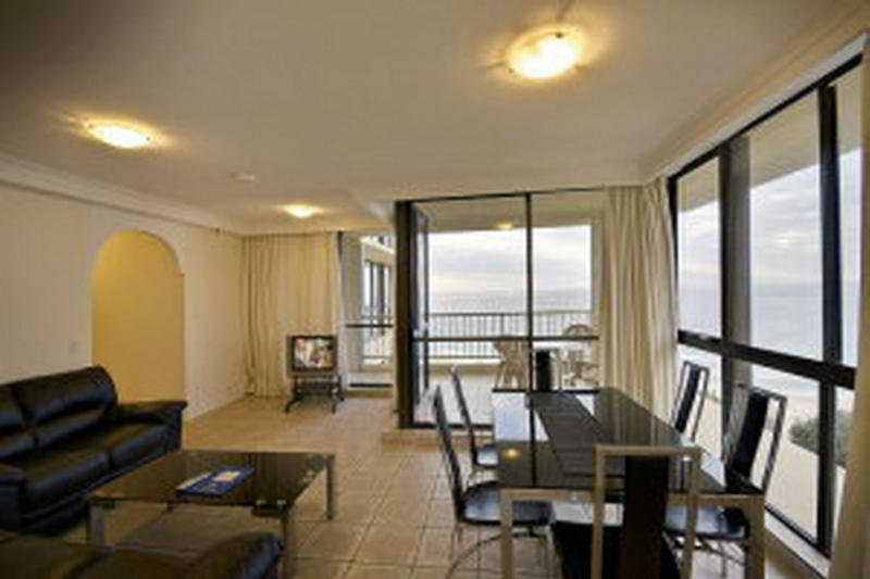 Capricorn One Beachside Holiday Apartments - Official Голд-Кост Екстер'єр фото