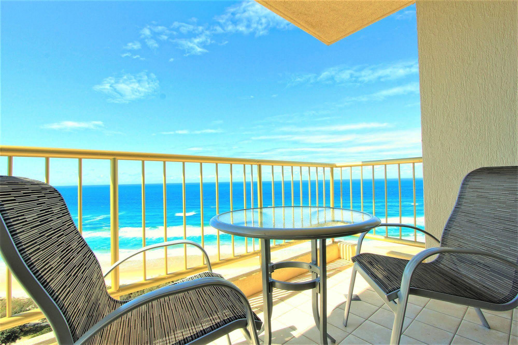 Capricorn One Beachside Holiday Apartments - Official Голд-Кост Екстер'єр фото