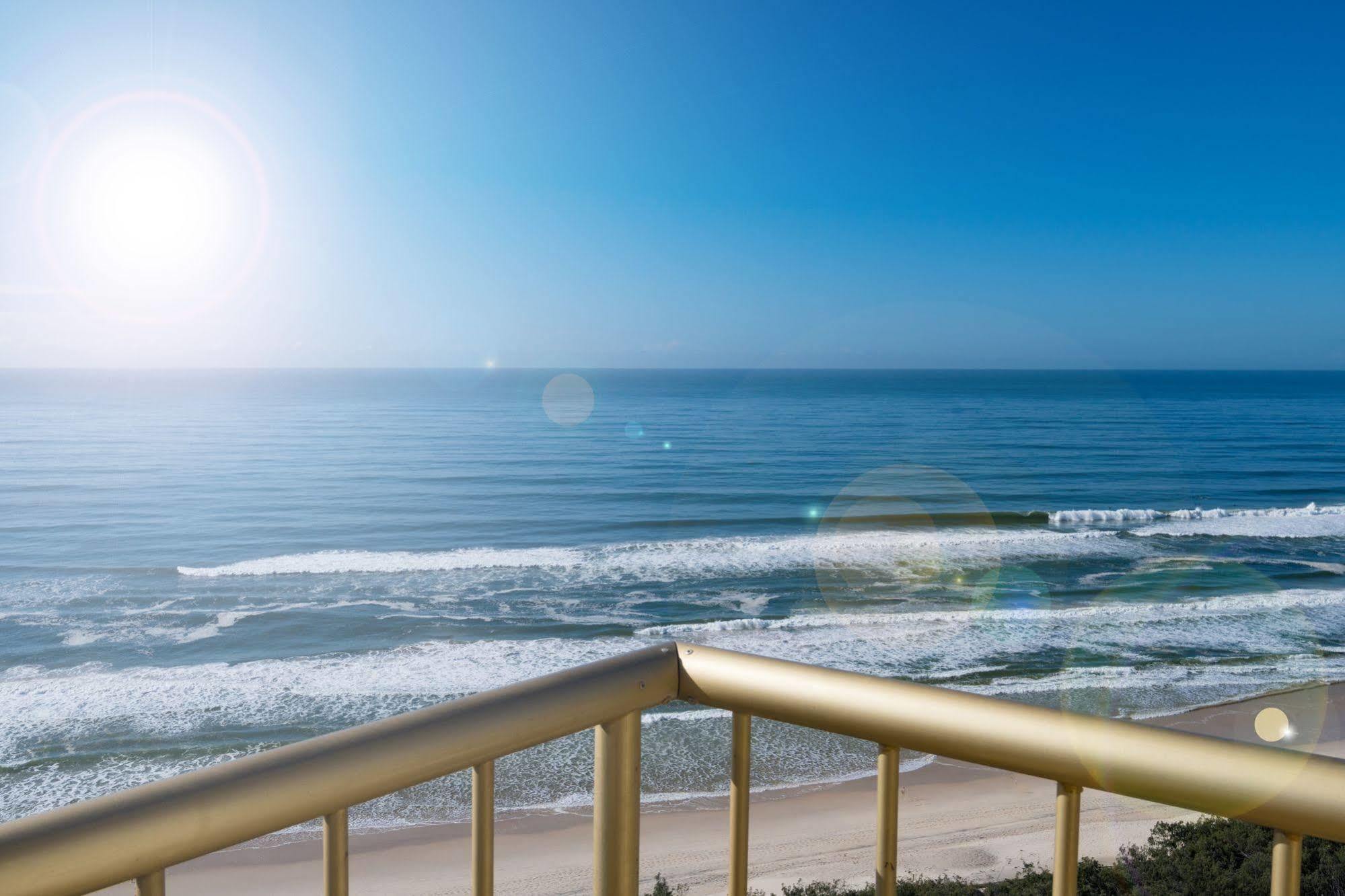 Capricorn One Beachside Holiday Apartments - Official Голд-Кост Екстер'єр фото