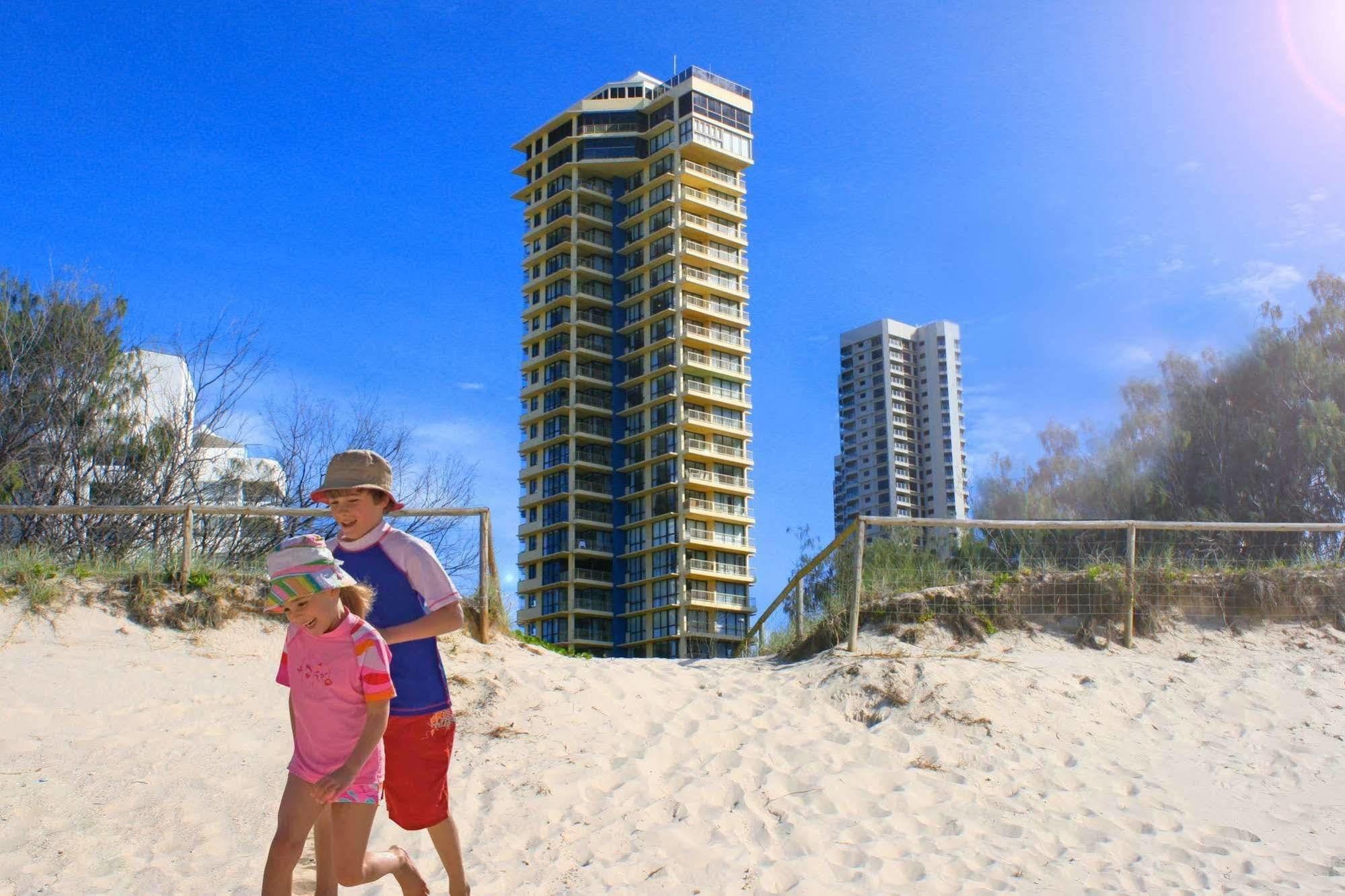 Capricorn One Beachside Holiday Apartments - Official Голд-Кост Екстер'єр фото